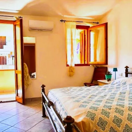 Casa Del Sorriso E Delle Rondini By Interhome